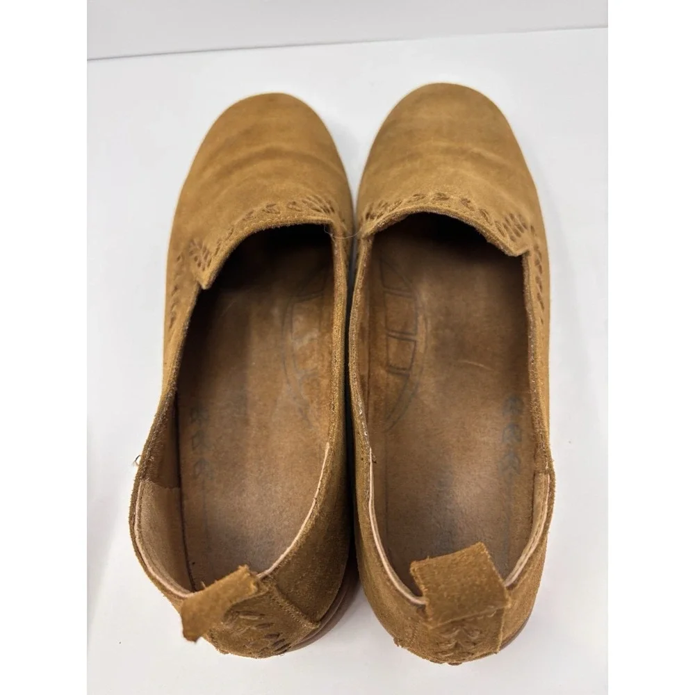 MINNETONKA WOMEN'S SHAY SUEDE SLIP-ON SHOES - ROUND TOE Size 10